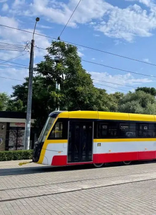 Великою перевагою розташування житлового комплексу є близькість до центру Одеси та зручна транспортна розв'язка.